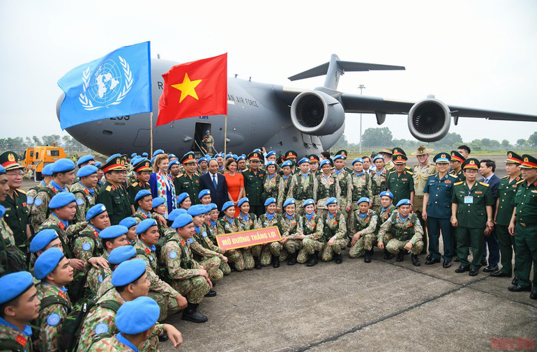 Công binh mũ nồi xanh Việt Nam lần đầu làm nhiệm vụ tại châu Phi -0