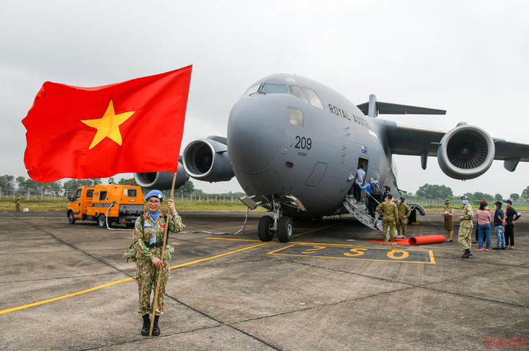 Công binh mũ nồi xanh Việt Nam lần đầu làm nhiệm vụ tại châu Phi -0