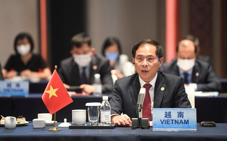 Bộ trưởng Ngoại giao Bùi Thanh Sơn phát biểu tại Hội nghị đặc biệt các Bộ trưởng Ngoại giao ASEAN-Trung Quốc. Việt Nam tích cực thúc đẩy quan hệ ASEAN – Trung Quốc và đóng góp hiệu quả cho hợp tác Mê Công - Lan Thương -0