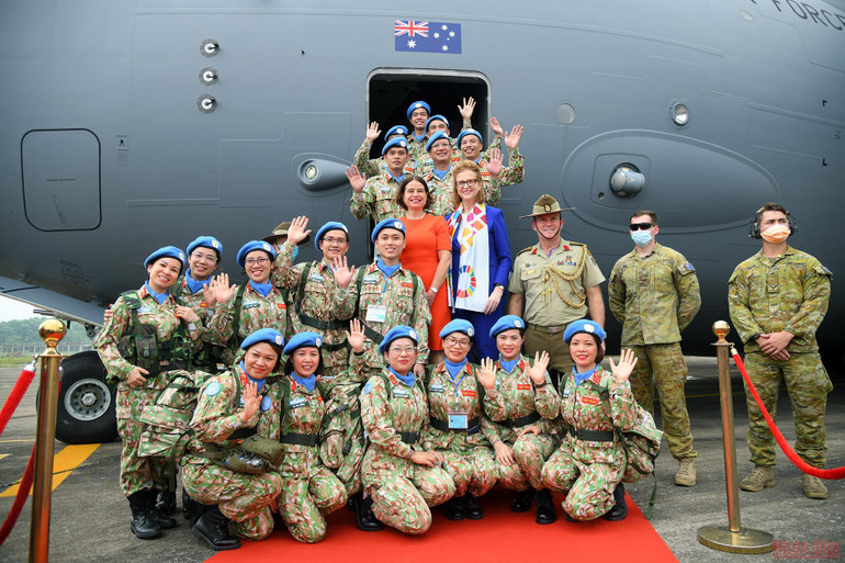 Công binh mũ nồi xanh Việt Nam lần đầu làm nhiệm vụ tại châu Phi -0