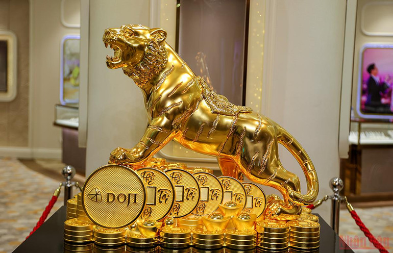 Ngày vía Thần Tài ở Hà Nội: Các cửa hàng nhộn nhịp, không có cảnh chen chúc như mọi năm -0