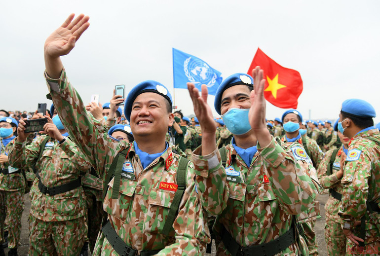 Công binh mũ nồi xanh Việt Nam lần đầu làm nhiệm vụ tại châu Phi -0