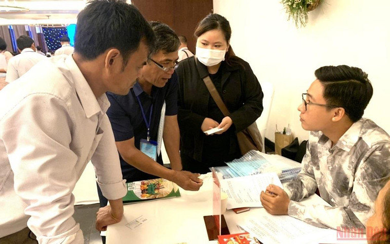 Các doanh nghiệp tham gia hội nghị tìm hiểu, tìm kiếm đối tác, thúc đẩy giao lưu và mở rộng hợp tác trong tiêu thụ nông sản. Thúc đẩy kết nối giao thương giữa Tây Nguyên với các doanh nghiệp xuất khẩu -0