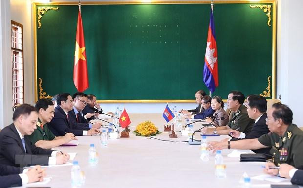 Thủ tướng Phạm Minh Chính hội kiến Thủ tướng Campuchia Samdech Techo Hun Sen. (Ảnh: TTXVN) Minh chứng sống động cho mối quan hệ hữu nghị truyền thống gắn bó giữa hai dân tộc Việt Nam – Campuchia -0