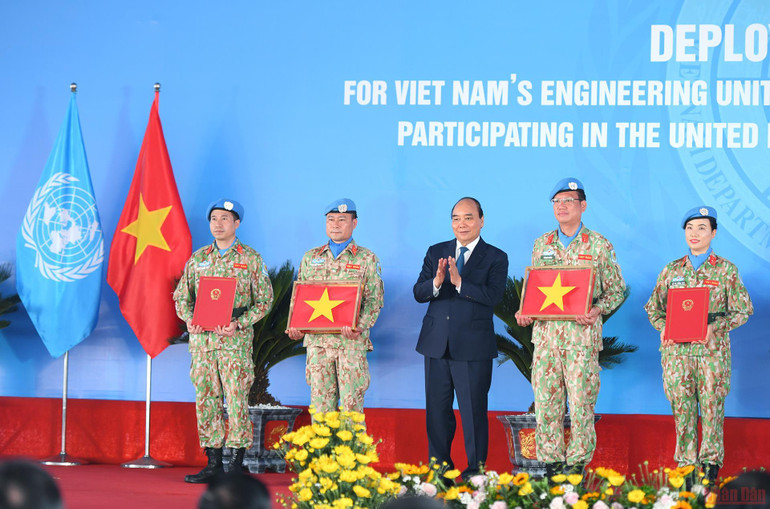 Công binh mũ nồi xanh Việt Nam lần đầu làm nhiệm vụ tại châu Phi -0