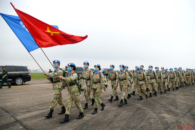 Công binh mũ nồi xanh Việt Nam lần đầu làm nhiệm vụ tại châu Phi -0