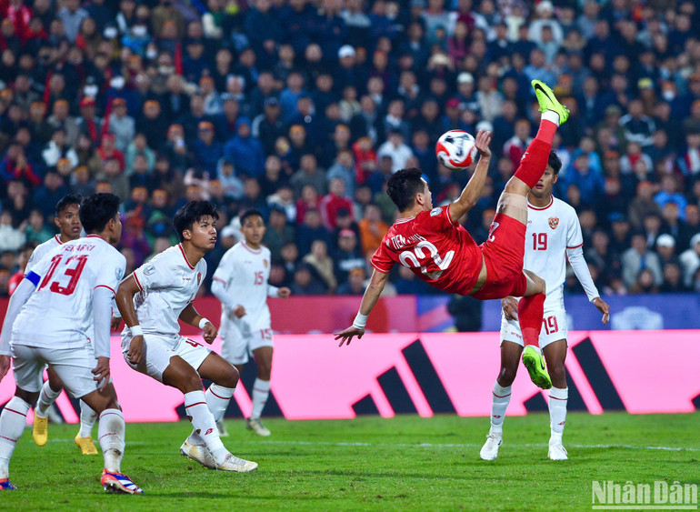 Pha dứt điểm của Tiến Linh. (Ảnh: TRẦN HẢI)