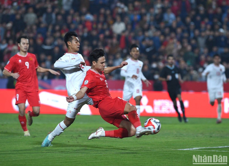 Đội tuyển Việt Nam thi đấu hay hơn sau khi có bàn thắng. (Ảnh: TRẦN HẢI)