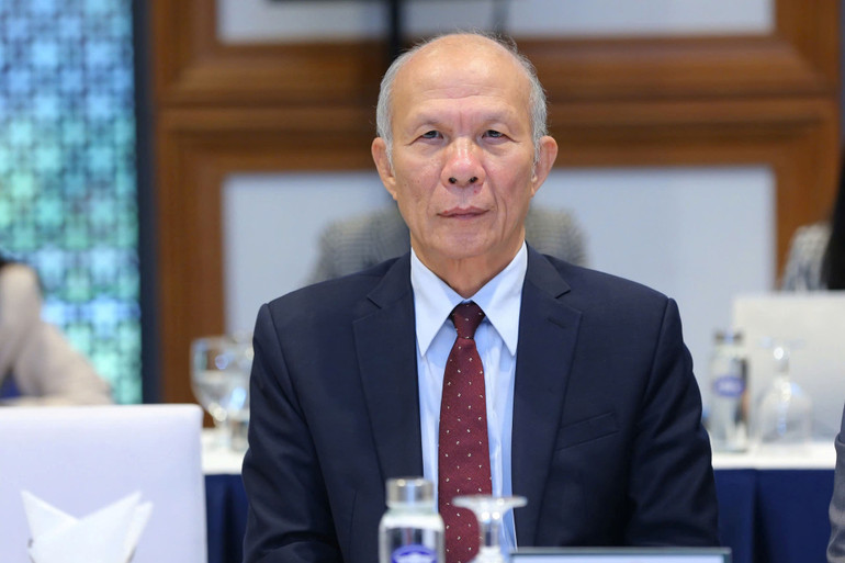 PGS,TS Đinh Trọng Thịnh, Chuyên gia kinh tế cao cấp phát biểu tại hội thảo. PGS,TS Đinh Trọng Thịnh, Chuyên gia kinh tế cao cấp phát biểu tại hội thảo.