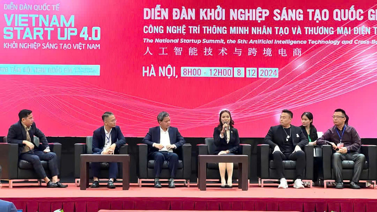 Các chuyên gia bàn luận tại tọa đàm. Các chuyên gia bàn luận tại tọa đàm.