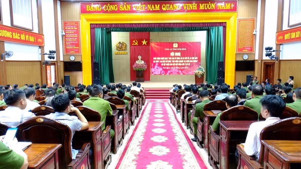 Quang cảnh hội nghị.