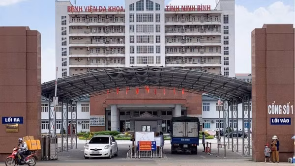 Bệnh viện Đa khoa tỉnh Ninh Bình - nơi tiếp nhận và điều trị cho người bệnh đến từ nhiều địa phương trong tỉnh và khu vực lân cận. 