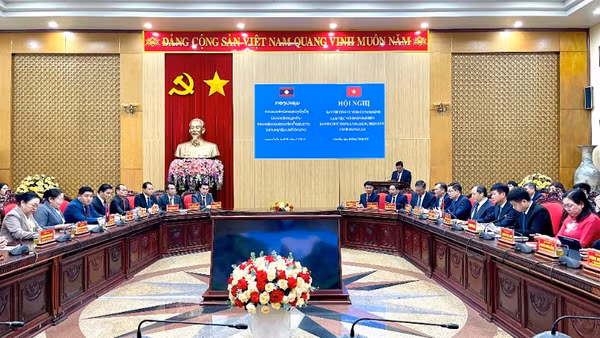 Quang cảnh buổi làm việc.
