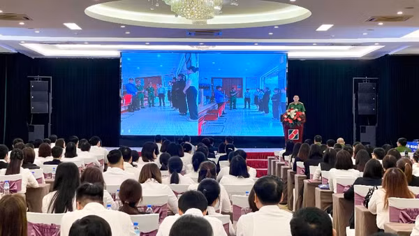 Quang cảnh hội nghị. 
