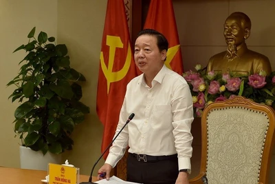 Phó Thủ tướng Trần Hồng Hà chủ trì cuộc họp đóng góp ý kiến cho dự thảo Nghị quyết của Chính phủ về một số cơ chế, chính sách đặc thù tháo gỡ khó khăn trong triển khai Luật Địa chất và Khoáng sản năm 2024. (Ảnh: VGP)