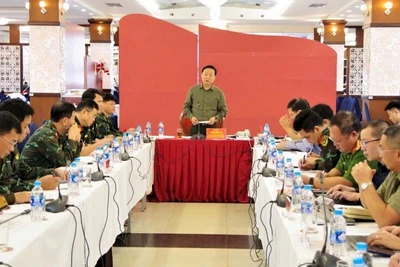 Phó Thủ tướng Chính phủ Trần Hồng Hà chủ trì họp đánh giá tình hình sau khi bão số 10 đổ bộ.