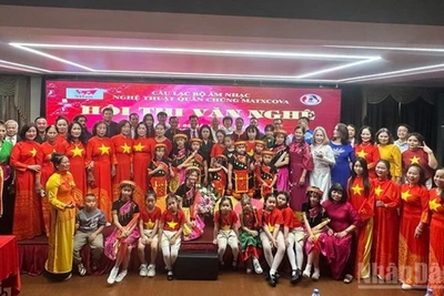 Các thí sinh tham dự Hội thi văn nghệ quần chúng Moskva.