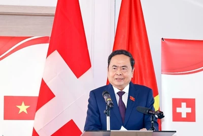 Chủ tịch Quốc hội Trần Thanh Mẫn phát biểu khai mạc Tọa đàm "Xây dựng và vận hành Trung tâm tài chính quốc tế và khuyến nghị cho Việt Nam". (Ảnh: Doãn Tấn/TTXVN) 