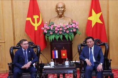 Đồng chí Nguyễn Xuân Thắng tiếp ông Yakushev Vladimir Vladimirovich thăm và làm việc tại Học viện Chính trị quốc gia Hồ Chí Minh.
