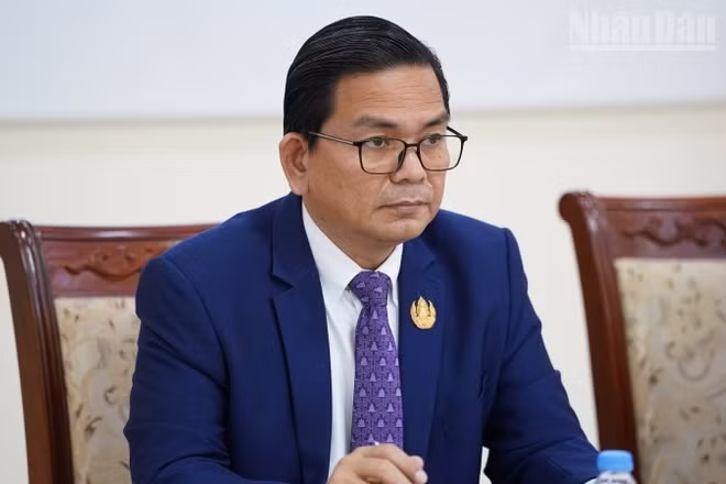 Tiến sĩ Kin Phea, Giám đốc Viện Quan hệ quốc tế thuộc Viện Hàn lâm Hoàng gia Campuchia. (Ảnh: ĐINH TRƯỜNG)