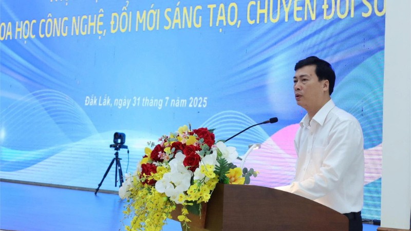 Giám đốc Sở Văn hóa, Thể thao và Du lịch tỉnh Đắk Lắk Trần Hồng Tiến phát biểu tại buổi lễ. img-1095-3400-6847.jpg