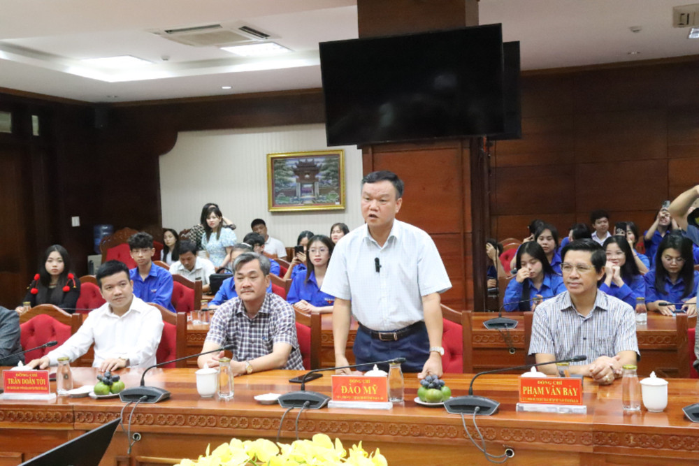Phó Chủ tịch Ủy ban nhân dân tỉnh Đắk Lắk Đào Mỹ phát biểu tại buổi gặp mặt. img-1430-9748.jpg