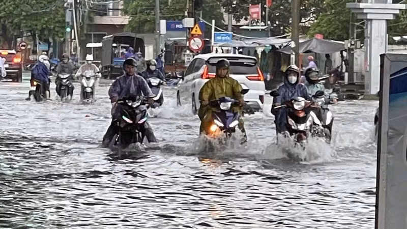 Tình hình ngập lụt tại phường Tuy Hòa, tỉnh Đắk Lắk trong sáng 28/10.