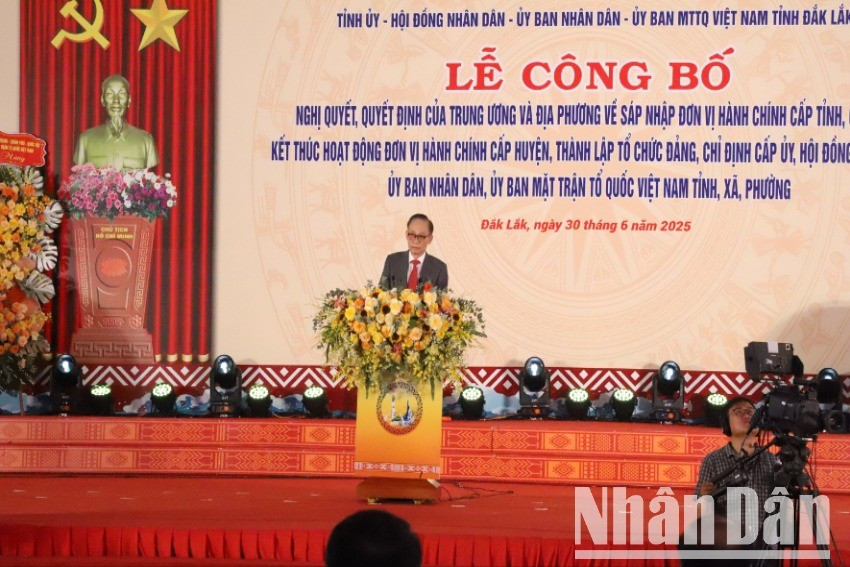 Đồng chí Lê Hoài Trung, Bí thư Trung ương Đảng, Chánh Văn phòng Trung ương Đảng phát biểu tại buổi lễ. img-0764-2784.jpg