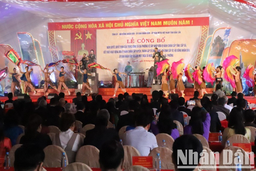 Văn nghệ chào mừng lễ công bố. img-0694-9168.jpg