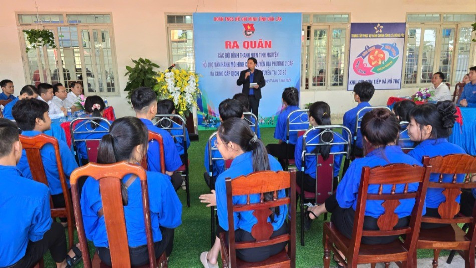 Quang cảnh buổi lễ ra quân. img-0574-8346.jpg