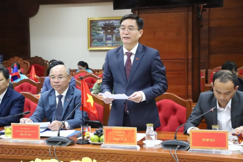 Bí thư Tỉnh ủy Đắk Lắk Nguyễn Đình Trung phát biểu tại buổi làm việc. img-9782-8277.jpg