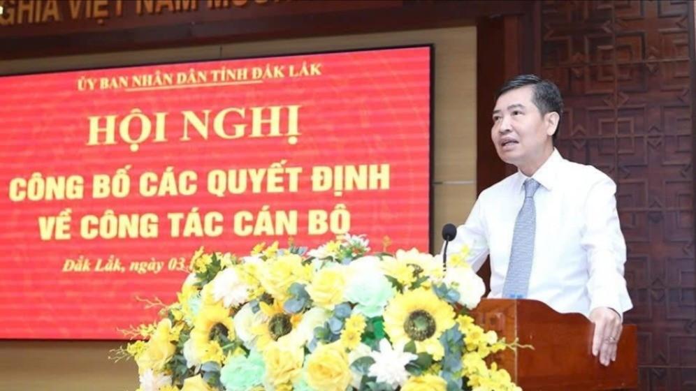 Phó Bí thư Tỉnh ủy, Chủ tịch Ủy ban nhân dân tỉnh Đắk Lắk Tạ Anh Tuấn phát biểu tại hội nghị. img-0679-1762.jpg
