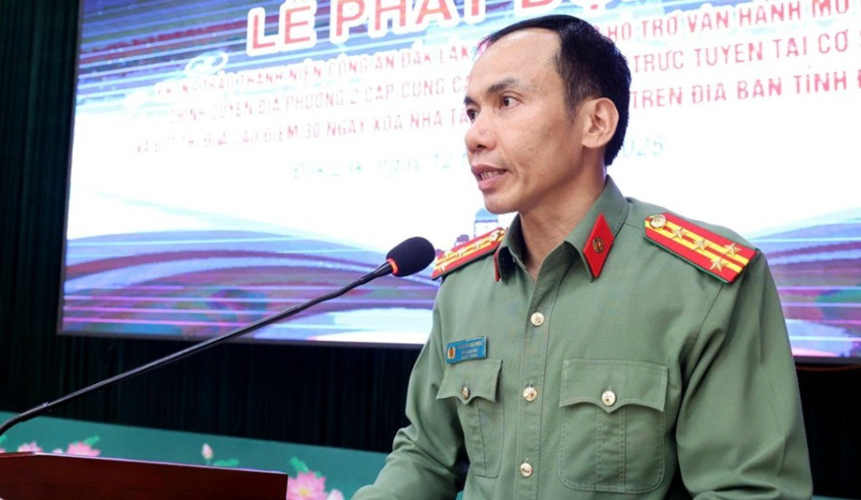 Đại tá Trần Quang Hiếu, Phó Giám đốc Công an tỉnh Đắk Lắk phát biểu phát động tại buổi lễ. (Ảnh: TUẤN HẢI) img-0182-4481.jpg