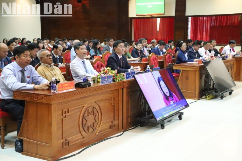 Các đại biểu dự kỳ họp. img-0918-8012.jpg
