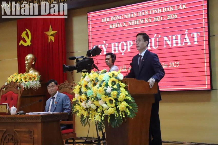 Bí thư Tỉnh ủy Đắk Lắk Nguyễn Đình Trung phát biểu tại kỳ họp. img-0961-8118.jpg