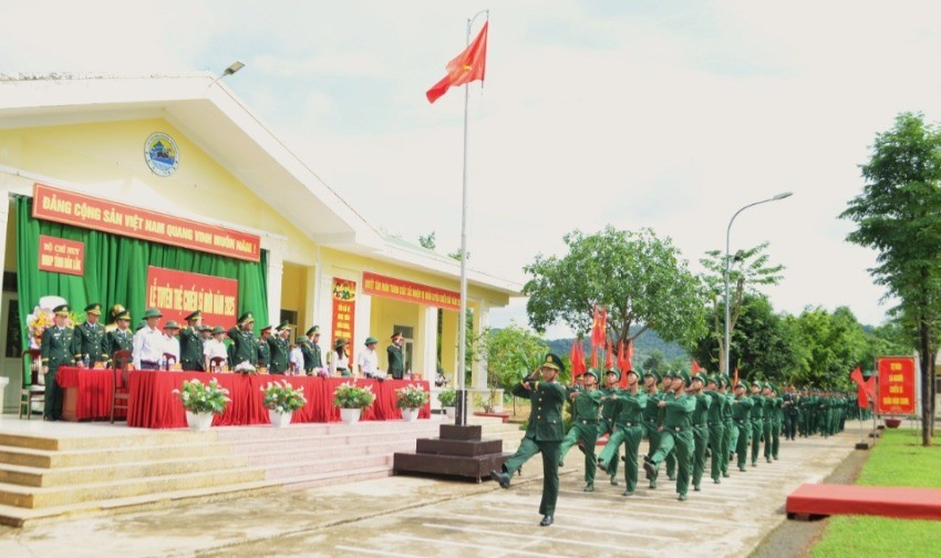 Nội dung duyệt đội ngũ. img-0813-9525.jpg