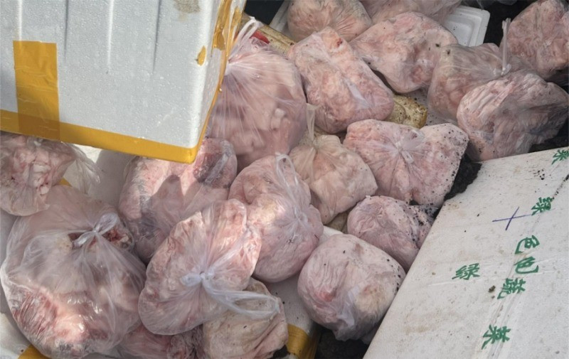 Gần 400kg thịt heo đông lạnh không rõ nguồn gốc, xuất xứ được phát hiện, thu giữ. img-33-2479-2335.jpg
