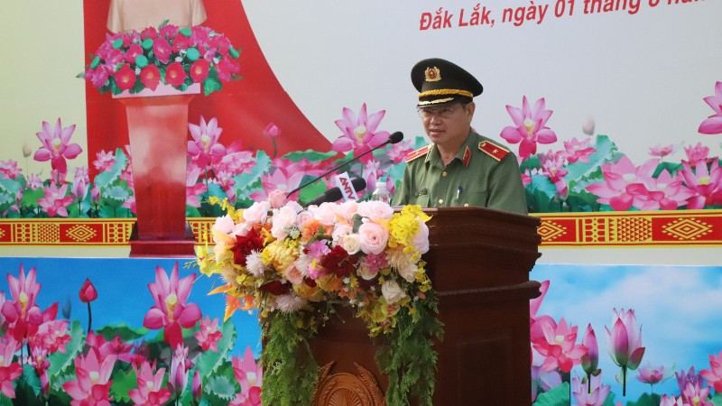 Thiếu tướng Phan Thanh Tám, Giám đốc Công an tỉnh Đắk Lắk phát lệnh ra quân cao điểm tấn công trấn áp tội phạm. img-2268-9697.jpg