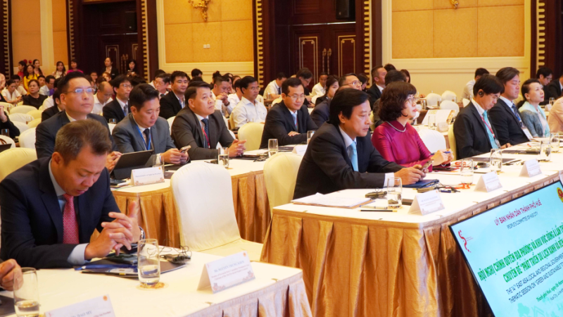 Đại biểu đến từ các nước tham gia chia sẻ, trình bày các giải pháp tại hội nghị. 4-7908.jpg