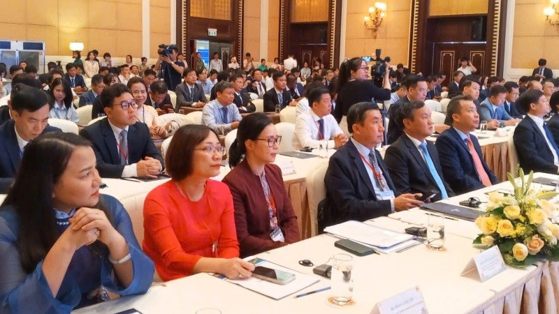 Hơn 200 đại biểu của 30 đoàn đại diện chính quyền các địa phương đến từ các nước tham dự tại hội nghị. 1.jpg