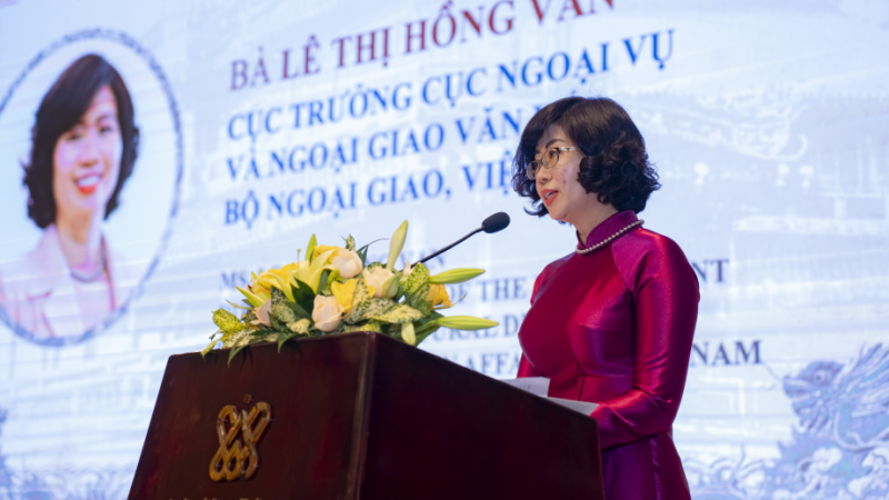 Cục trưởng Cục Ngoại vụ và Ngoại giao văn hoá (Bộ Ngoại giao) Lê Thị Hồng Vân phát biểu tại hội nghị. (Ảnh: Đ.HOÀNG) 3.jpg