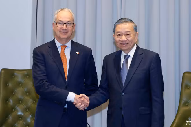 Tổng Bí thư, Chủ tịch nước Tô Lâm tiếp ông Nicholas Moore, Đặc phái viên của Chính phủ Australia về Đông Nam Á. (Ảnh: Thống Nhất/TTXVN)