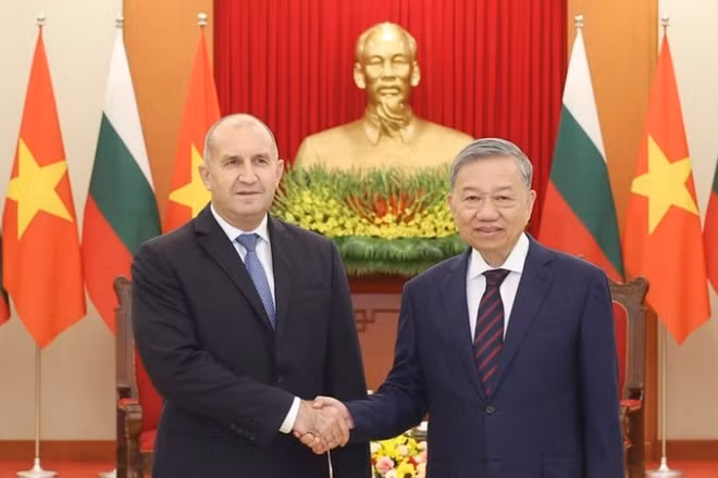 Tổng Bí thư Tô Lâm tiếp Tổng thống Cộng hòa Bulgaria Rumen Radev thăm chính thức Việt Nam, tại Trụ sở Trung ương Đảng, chiều 25/11/2024. (Ảnh: Thống Nhất/TTXVN)