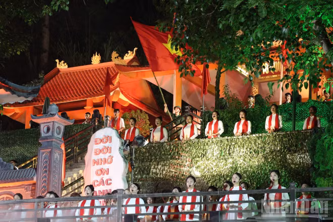 Chương trình cầu truyền hình trực tiếp “Sao sáng dẫn đường” tại Tuyên Quang.