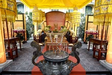 Kính cáo trời đất ở sân điện Kinh Thiên (Hoàng thành Thăng Long).