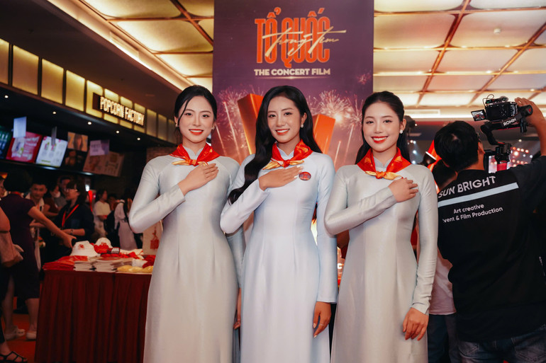 Hoa hậu Hà Trúc Linh (ở giữa) cùng Á hậu 1 Trần Ngọc Châu Anh và Á hậu 2 Nguyễn Thị Vân Nhi. z7126056696494-01ed9daed28819d61dc3991bfa5f34d7.jpg