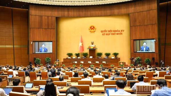 Quang cảnh phiên thảo luận của Quốc hội sáng 14/11/2025. (Ảnh: DUY LINH)