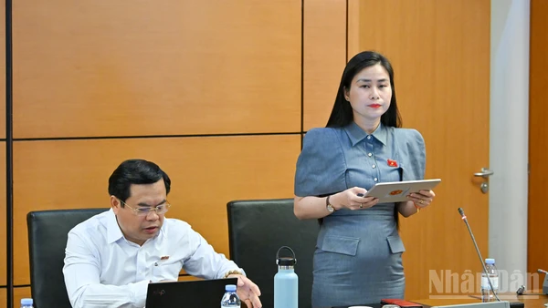 Đặt con người làm trung tâm, hoàn thiện hành lang pháp lý cho xã hội số an toàn, nhân văn