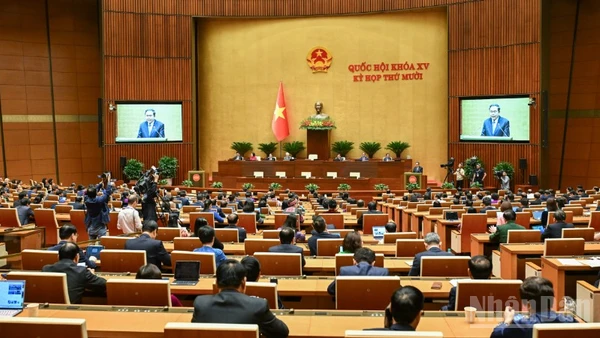 Chủ tịch Quốc hội Trần Thanh Mẫn phát biểu bế mạc kỳ họp. (Ảnh: DUY LINH)