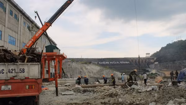 Dọn dẹp hoàn trả mặt bằng.